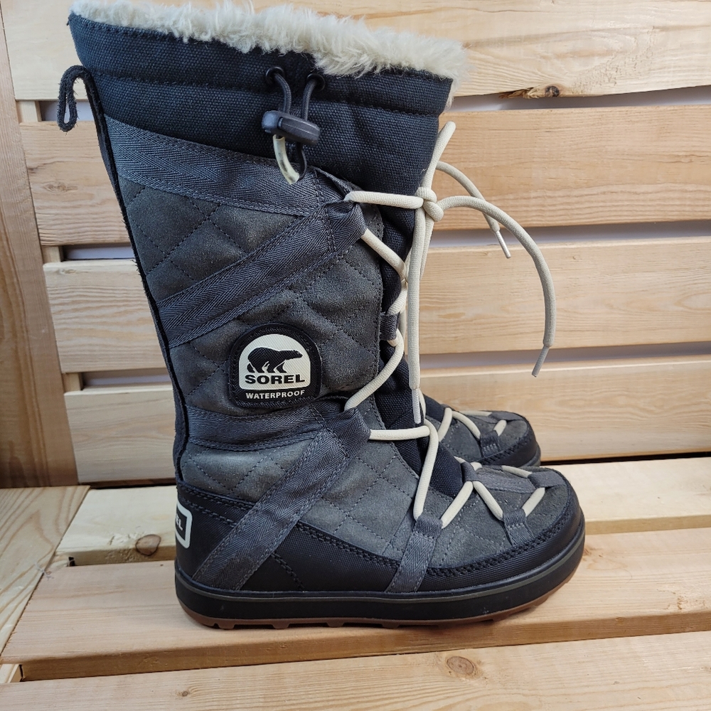 Sorel women winter boots size 6